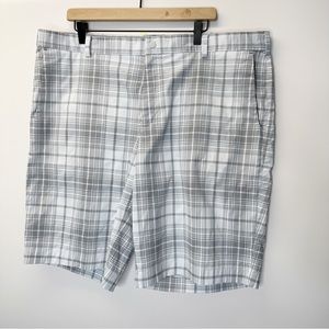 Nike Golf Tour Performance DriFit grey white plaid athletic men’s size 42